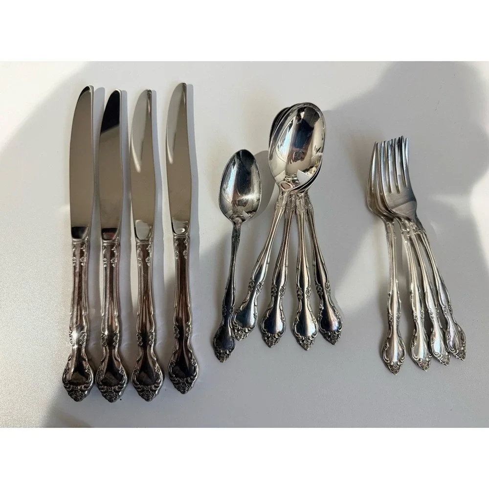 Oneida‎ Community Silverplate AFFECTION - 13 Pieces